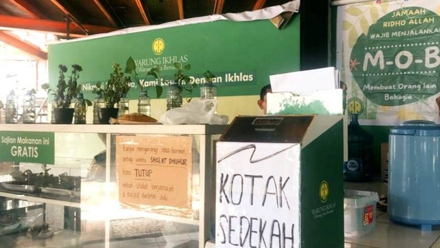 Tampak depan pelayanan di warung makan ikhlas Yogyakarta. (Hanugrah Putri/kumparan)