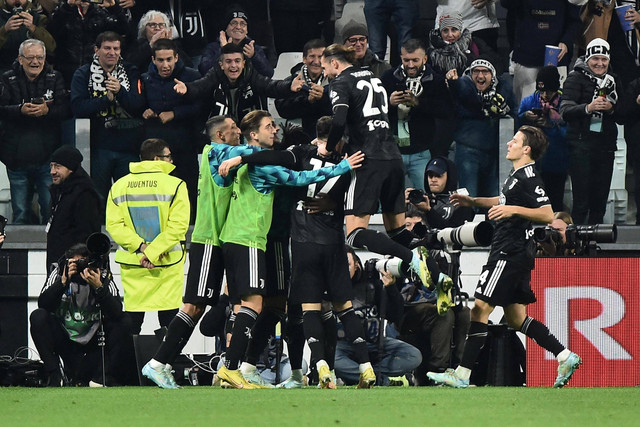 Selebrasi pemain Juventus Moise Kean usai mencetak gol ke gawang Lazio pada pertandingan lanjutan Liga Italia di Allianz Stadium, Turin, Italia. Foto: Massimo Pinca/REUTERS