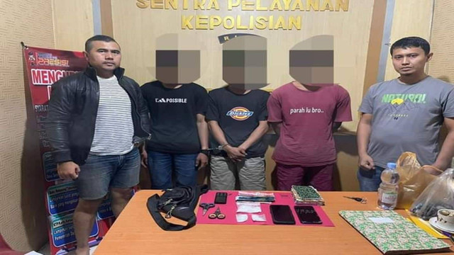 Tiga pelaku diamankan Polsek Kepenuhan, Kabupaten Rohul, Riau. (Dok. Polsek Kepenuhan)