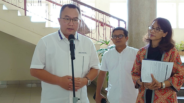 Rektor Universitas IPB, Arif Satria, setelah membuka program matching fund patriot pangan kampus merdeka di UGM, Senin (14/11). Foto: Widi Erha Pradana