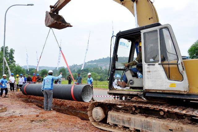 PT Adhya Tirta Batam kala masih menangani layanan air bersih di Batam. (Foto: ist)