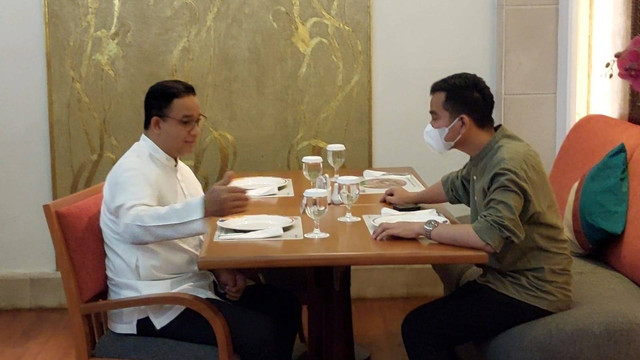Wali Kota Solo Gibran Rakabuming Raka sarapan pagi bersama Anies Baswedan di Hotel Novotel, Solo, Jawa Tengah, Selasa (15/11). Foto: Dok. Istimewa