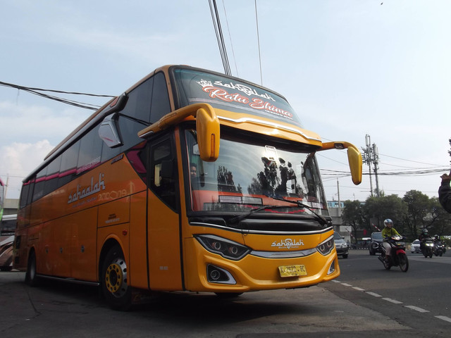 Bus PO Sahaalah di Lebak Bulus. Foto: Rizki Fajar Novanto/kumparan
