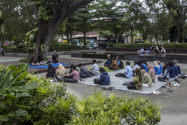 Diskusi bersama dengan Narasumber di Taman Sekartaji Kota Kediri.Sumber: Dokumen Pribadi