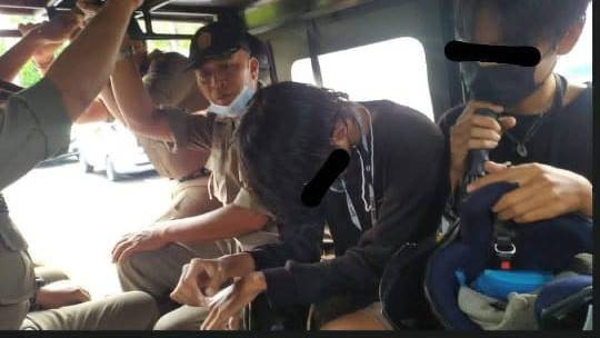 Aktivis mahasiswa diangkut ke Kantor Satpol PP Bali - Instagram Bali Tidak Diam