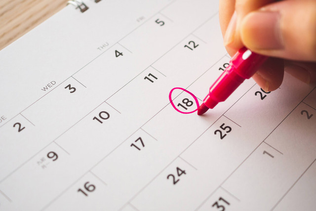 Ilustrasi kalender. Foto: Kwangmoozaa/Shutterstock.
