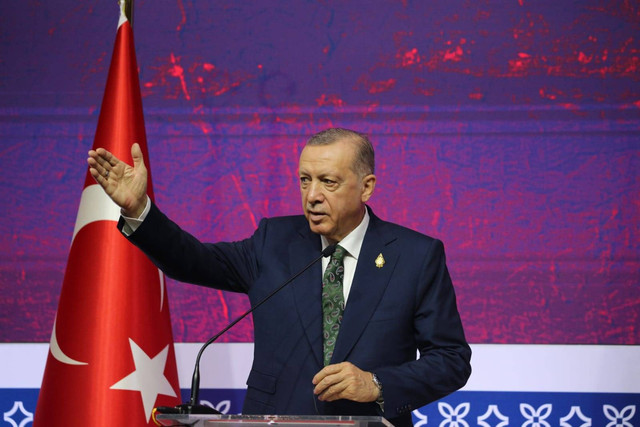 Presiden Turki, Recep Tayyip Erdogan gelar konferensi pers di Auditorium BICC, Bali, Rabu (16/11).  Foto: Aditia Noviansyah/kumparan