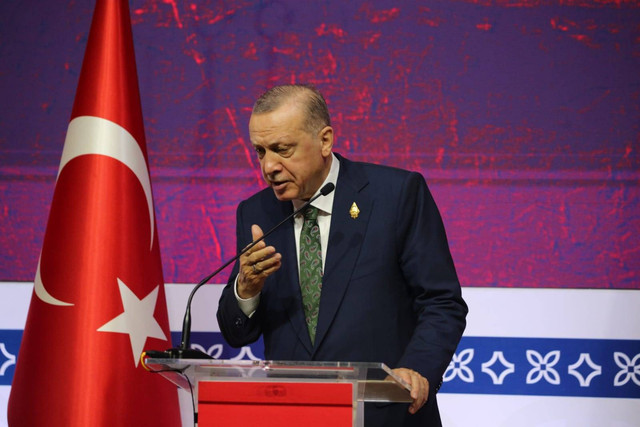 Presiden Turki, Recep Tayyip Erdogan gelar konferensi pers di Auditorium BICC, Bali, Rabu (16/11).  Foto: Aditia Noviansyah/kumparan