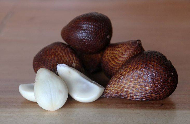 Ilustrasi buah salak. Foto: Pixabay