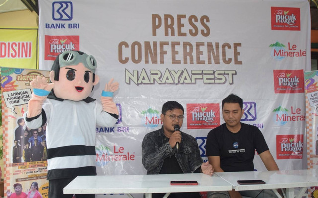 Project Manager PT Naraya Media Fana Hendy Pratama pada jumpa pers di Cafe Yonif 407 hari ini Selasa, (15/11/2022).