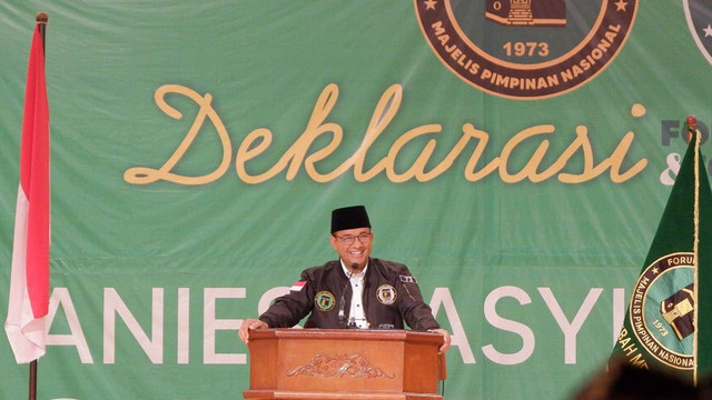 Anies Baswedan saat dideklarasikan sebagai capres oleh Forum Kabah Membangun dan Forum Ulama Membangun di Grand Pacific Restaurant & Convention Hall, Mlati, Kabupaten Sleman, DI Yogyakarta, Rabu (16/11). Foto: Arfiansyah Panji/ kumparan