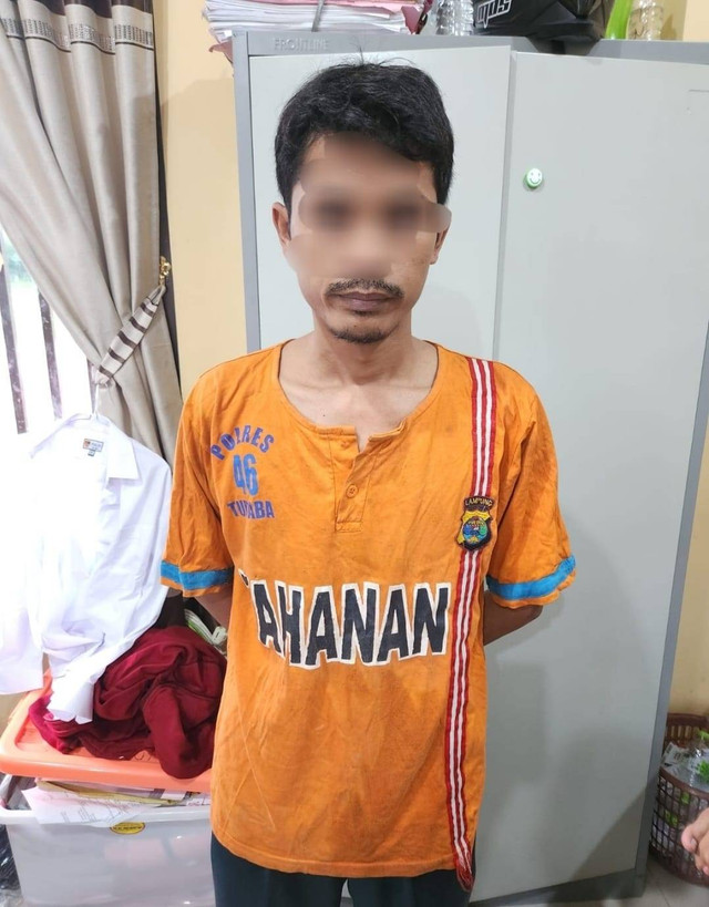 Oknum guru SD yang jadi tersangka persetubuhan di Tubaba, Lampung. | Foto: Ist