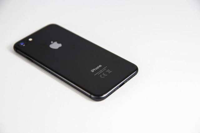 Perbedaan iPhone 7 dan 8. Foto: Tuur Tisseghem/Pexels