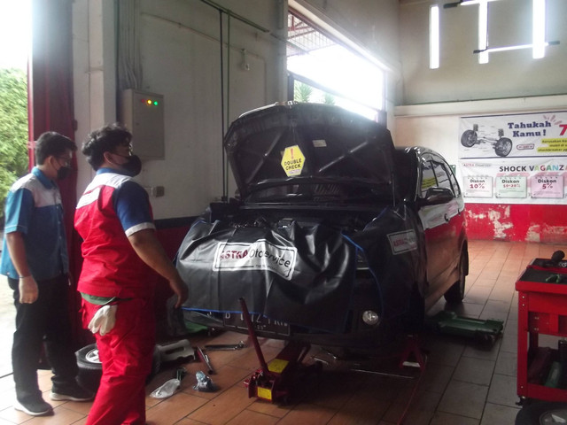 Servis Berkala di Astra Otoservice. Foto: Rizki Fajar Novanto/kumparan