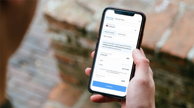 Dengan Topremit, kirim uang keluar negeri tak hanya mudah dan aman, tapi juga cepat hanya dalam hitungan menit. Foto: dok. Topremit