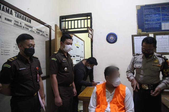 Tersangka saat akan dibawa ke Polres Bangli, Bali - IST