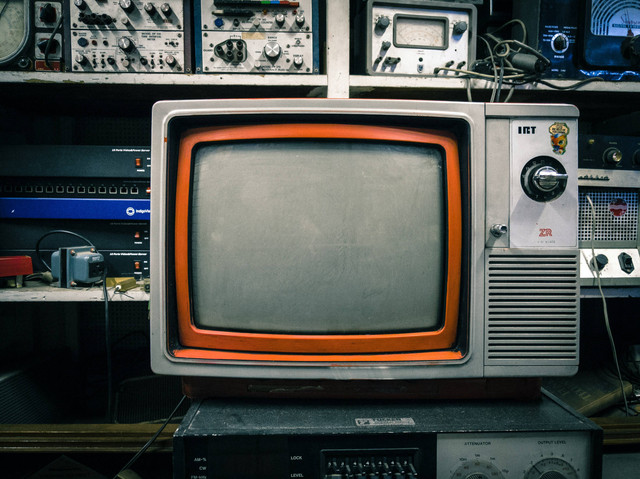 Ilustrasi Bagaimana Sejarah Hari Televisi Sedunia?. (Foto: Diego Gonzalez | Unsplash.com)