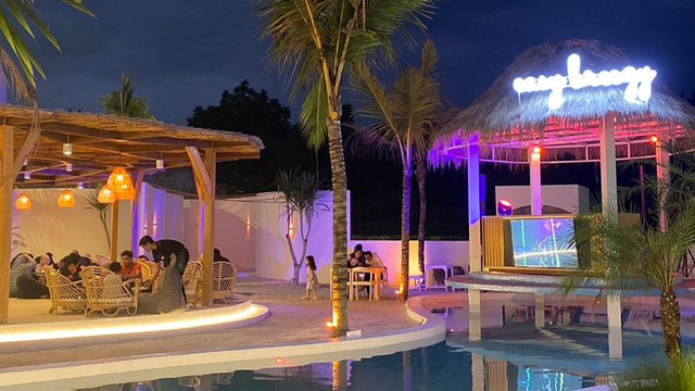 Foto suasana di Easy Breezy pada malam hari (Widyasmara T/Kumparan)