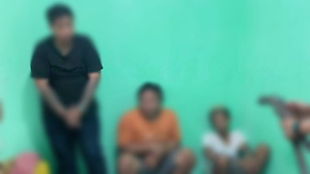 Wong telu inisialé DW (35), MR (29) lan AA (24) dicekel polisi wayah pesta ganja.