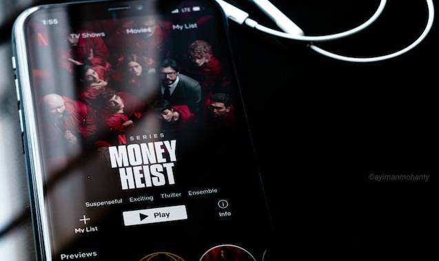 Ilustrasi nama tokoh di serial Money Heist, sumber foto Ayiman Mohanty on Unsplash