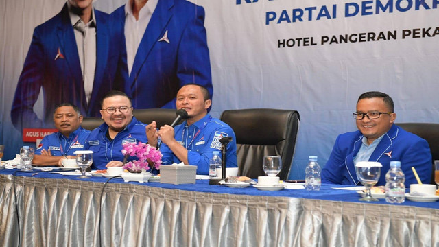 Ketua DPD Demokrat Riau, Agung Nugroho, saat Rapat Pimpinan Daerah (Rapimda) di Hotel Pangeran, Kota Pekanbaru, Minggu, 20 November 2022. (BAGUS PRIBADI/SELASAR RIAU)