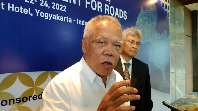 Menteri PUPR Basuki Hadimuljono di acara Seminar Internasional Climate Change, Resilience, and Disaster Management for Road di Marriot Yogyakarta, Kabupaten Sleman, Selasa (22/11/2022). Foto: Arfiansyah Panji Purnandaru/kumparan