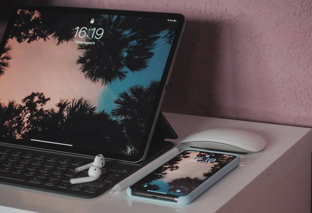 Ilustrasi Cara Instal Bluetooth di PC Windows 11, Foto:Unsplash
