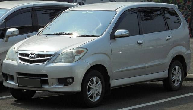 Pajak mobil Avanza 2010. Foto: Wikimedia Commons