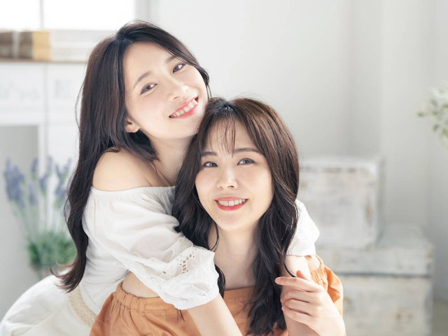 Ilustrasi kakak-adik perempuan. Foto: Shutterstock