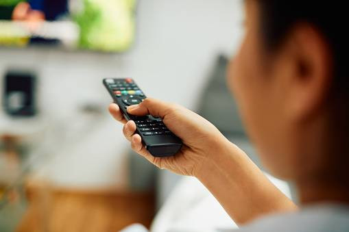 Ilustrasi mencari frekuensi Kompas TV HD. Foto: Unsplash.com