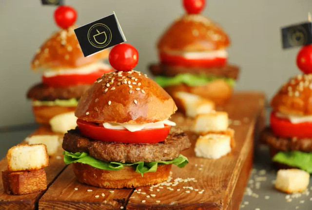 https://unsplash.com/@tavakoli_z21 - sebutkan syarat jenis usaha kuliner di sekolah