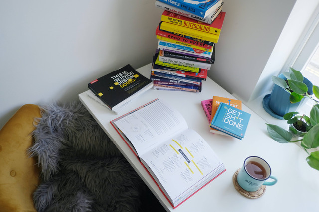 Ilustrasi Contoh Soal UAS Bahasa Indonesia Kelas 12 Semester 1 dan Kunci Jawabannya (Foto: Jexo | Unsplash.com)