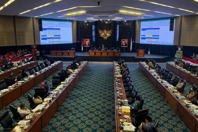 Rapat Badan Anggaran DPRD DKI Jakarta di Gedung DPRD DKI Jakarta, Kamis (24/11/2022). Foto: Haya Syahira/kumparan