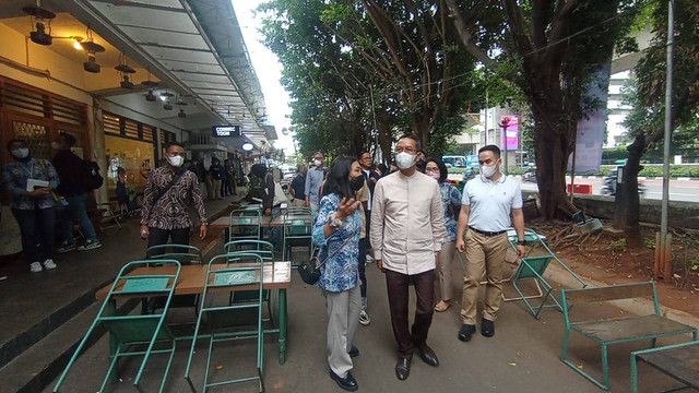 Pj Gubernur DKI Jakarta Heru Budi Hartono mendukung program optimalisasi kawasan M Bloc Space yang berada di lahan Perum Peruri, Jakarta, Jumat (25/11/2022). Foto: Fadlan/kumparan