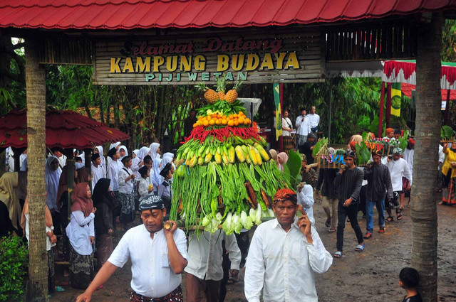 Ilustrasi Barikan Kubro. Foto: Yusuf Nugroho/ANTARA FOTO