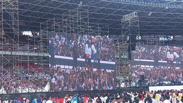 Presiden Jokowi menghadiri acara Gerakan Nusantara Berasatu di GBK, Sabtu (26/11/2022). Foto: Rafyq Panjaitan/kumparan