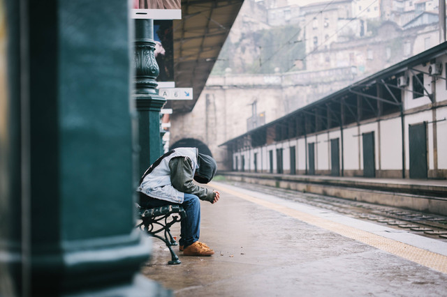 puisi kehidupan keras. sumber foto : unsplash/makysm.