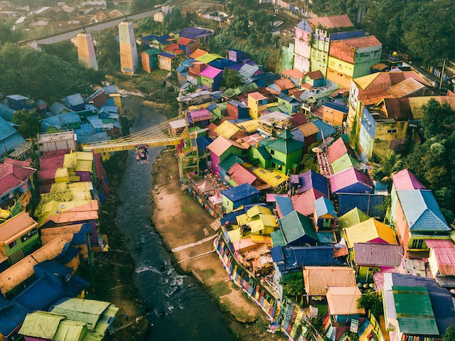 Ilustrasi apa yang terjadi jika kewajiban tidak dilaksanakan dengan baik. Sumber: www.unsplash.com.