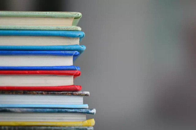 https://unsplash.com/@kimberlyfarmer - judul skripsi ilmu politik