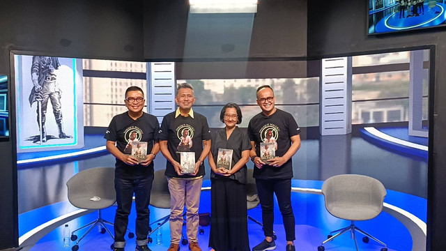 Helmy Yahya rilis novel Clavis Mundi, di Plaza Indonesia, Jakarta Pusat, Jumat (25/11/2022).
 Foto: Giovanni/kumparan