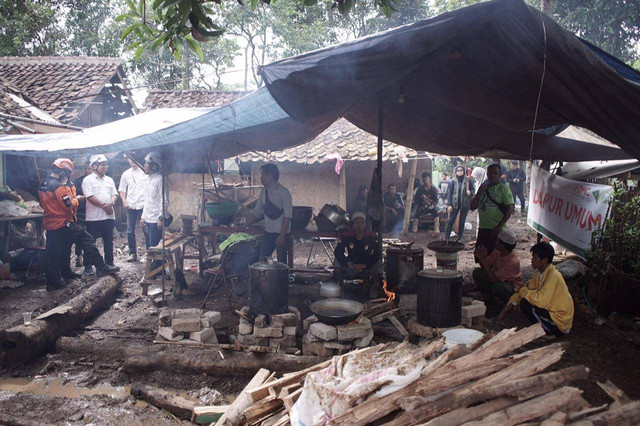 PT Widodo Makmur Perkasa Tbk-Dompet Dhuafa Salurkan Bantuan Bagi Penyintas Gempa
