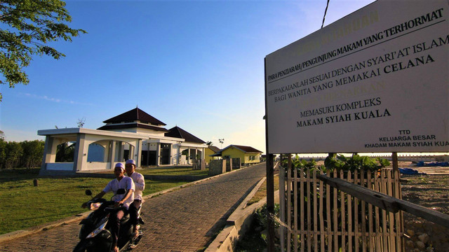 Kompleks makam ulama besar Aceh, Tgk Syiah Kuala. Foto: Ahmad Ariska/Majalah Aceh 