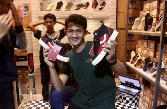 Muhammad Naufal Amir, pemilik Strix Footwear. sumber : dokumentasi pribadi oleh narasumber.