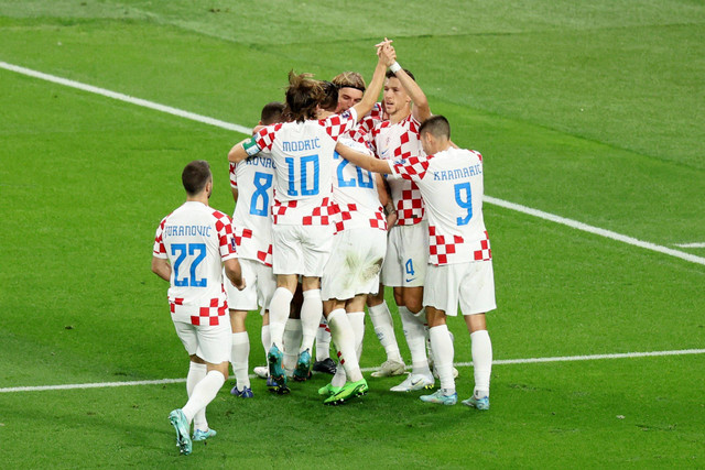 Selebrasi pemain Timnas Kroasia usai mencetak gol ke gawang Timnas Belgia pada pertandingan Grup F Piala Dunia 2022 Qatar di Stadion Internasional Khalifa, Doha, Qatar.
 Foto: Marko Djurica/REUTERS