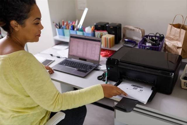 Ilustrasi cara mengatasi sharing printer Windows 10 tidak muncul. Foto: Unsplash. 