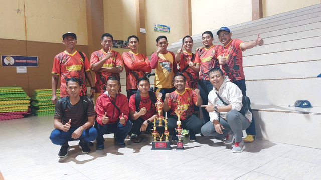 Kontingen guru SMKN 1 Turen sabet dua Juara di Pekan Olaharaga Guru SMKN 1 Turen. Foto / dok SMKN 1 Turen