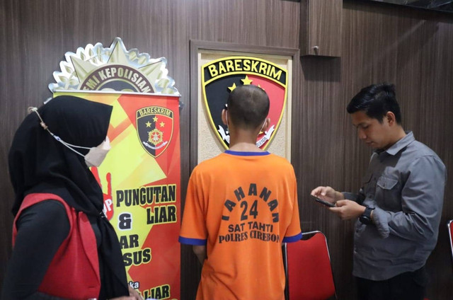 Seorang barista di Kabupaten Cirebon Jawa Barat merudapaksa gadis di bawah umur ditangkap polisi.(Juan)