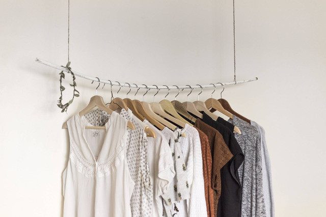 Ilustrasi Bisnis Thrift Shop Online. Foto: Pixabay.com