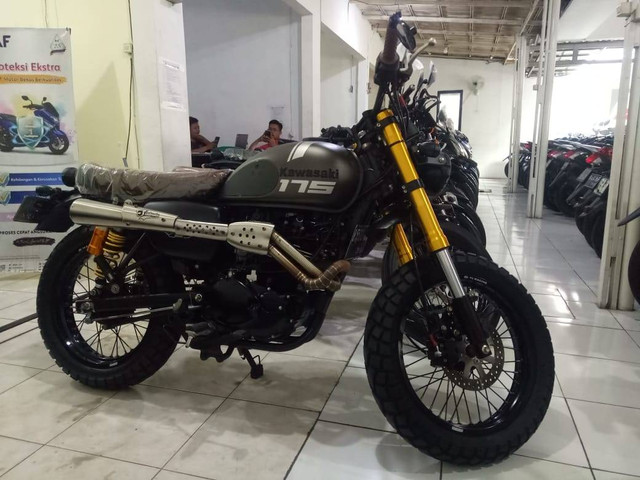 Kawasaki W175R bergaya Scramber. Foto: Rizki Fajar Novanto/kumparan