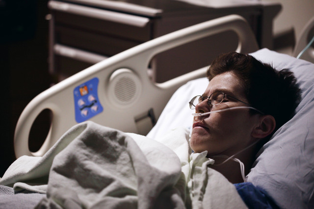 Ucapan Semoga Lekas Sembuh Formal, https://unsplash.com/@sharonmccutcheon